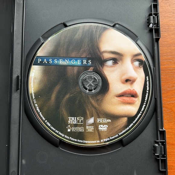 Passengers DVD - Picture 2 of 4